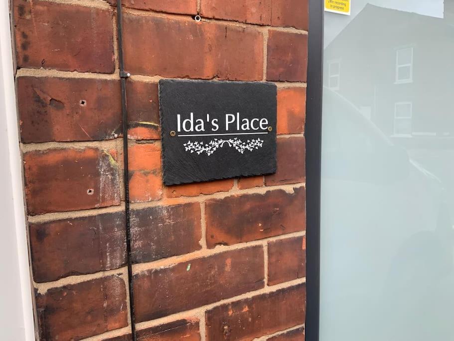 Holiday home Centrally Located In Of Idas Place - Two Bedrooms Each With A Kingsize Bed
